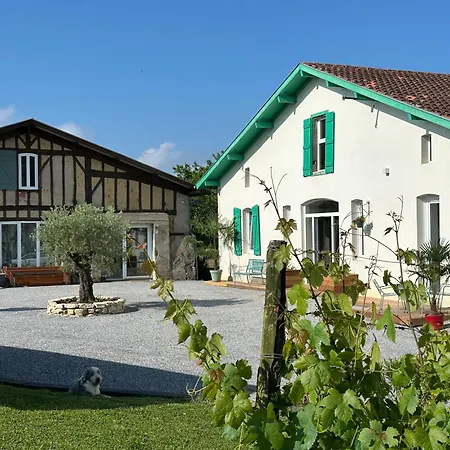 Le Petit Arrigade Casa de hóspedes 3*