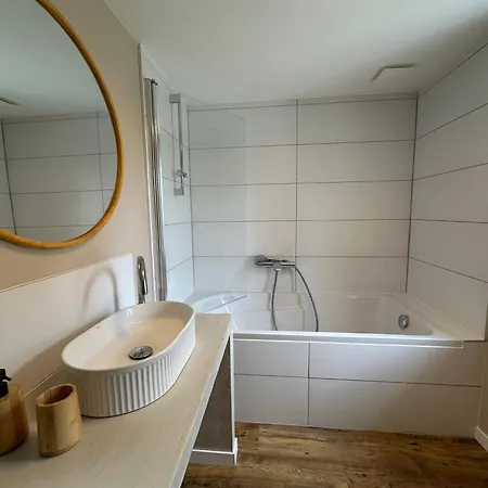 Le Petit Arrigade 3* Mimbaste