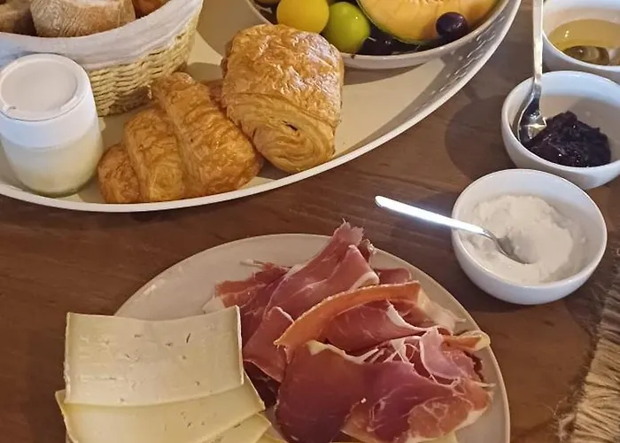 Le Petit Arrigade Гостевой дом 3*